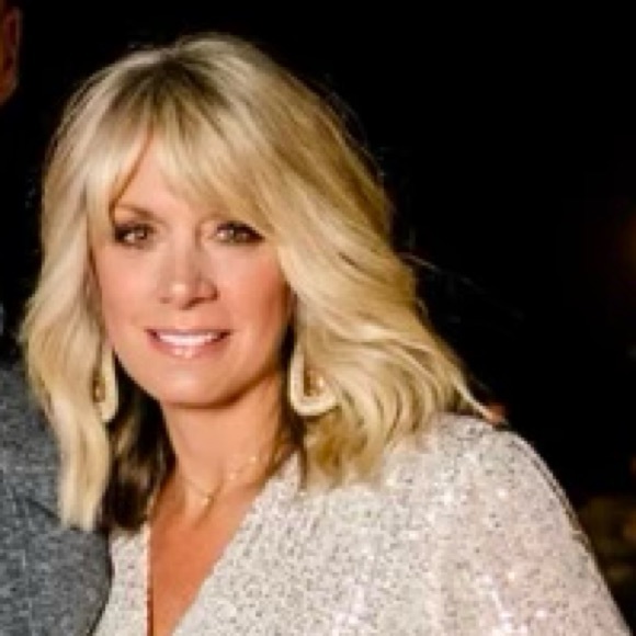 Meet your Posher, Ashley - Picture 1 of 1